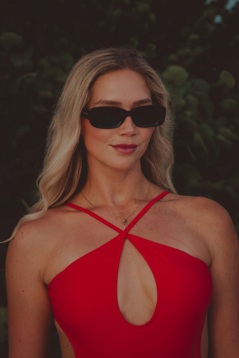 Mākena in Glossy Black